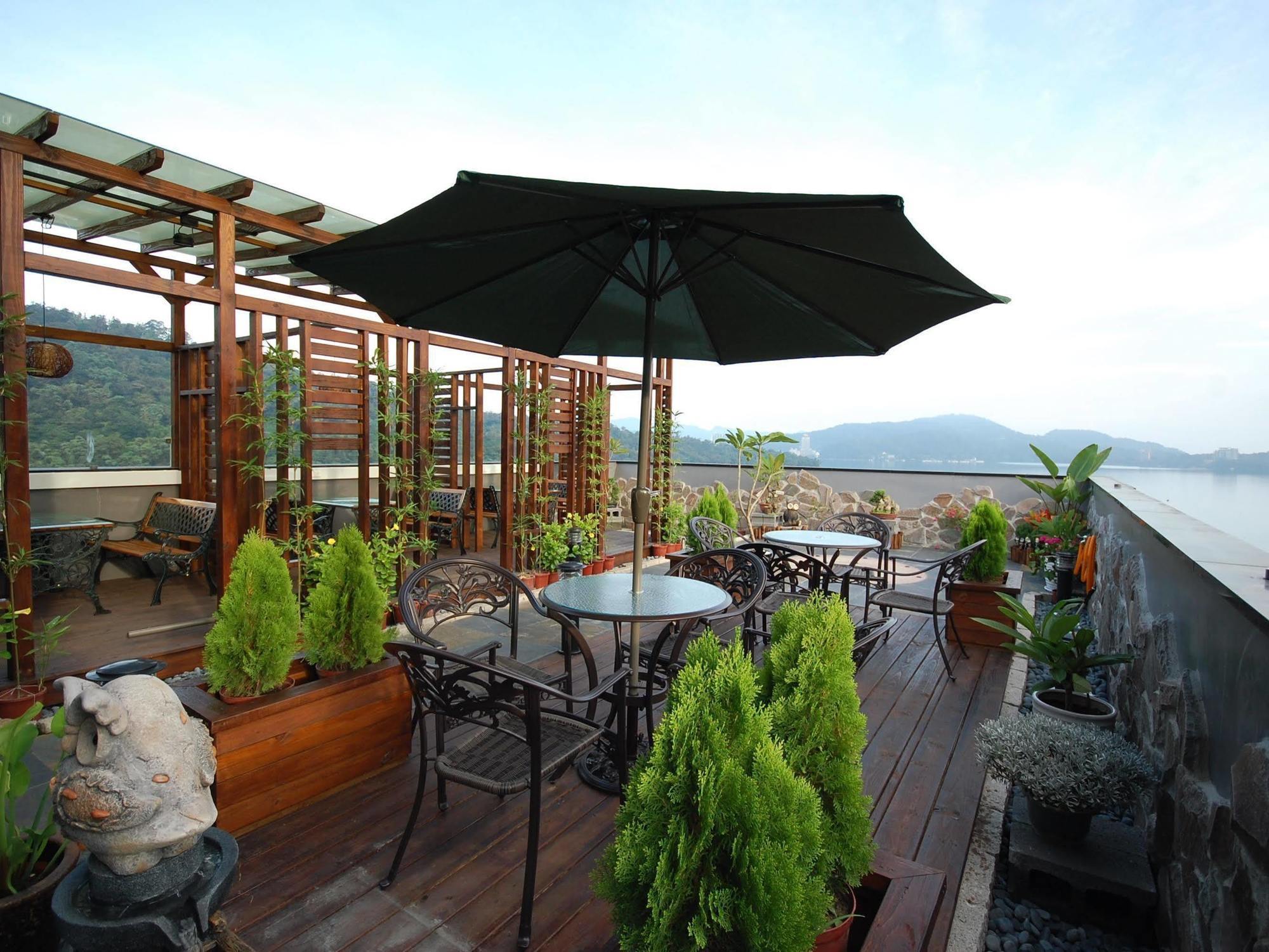 Cherry Feast Resort Юйчи Экстерьер фото